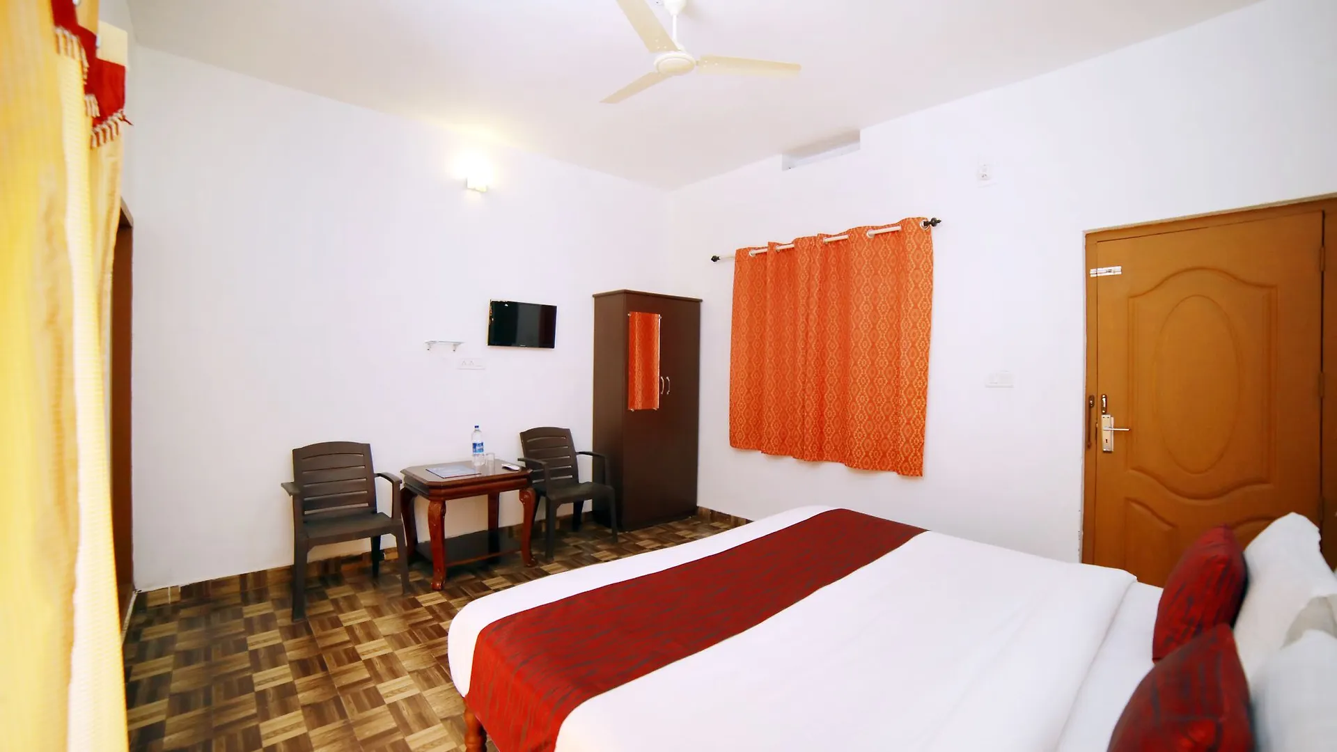 *** Hotel Oyo 6870 Pallivasal Munnar India