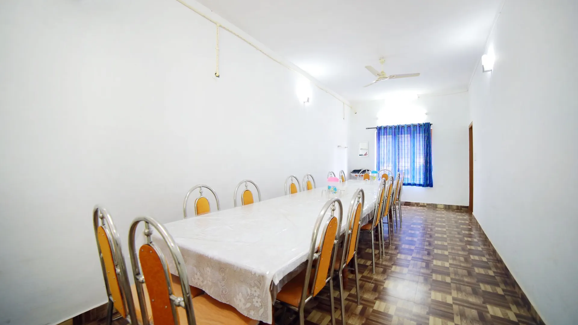 Oyo 6870 Pallivasal Munnar